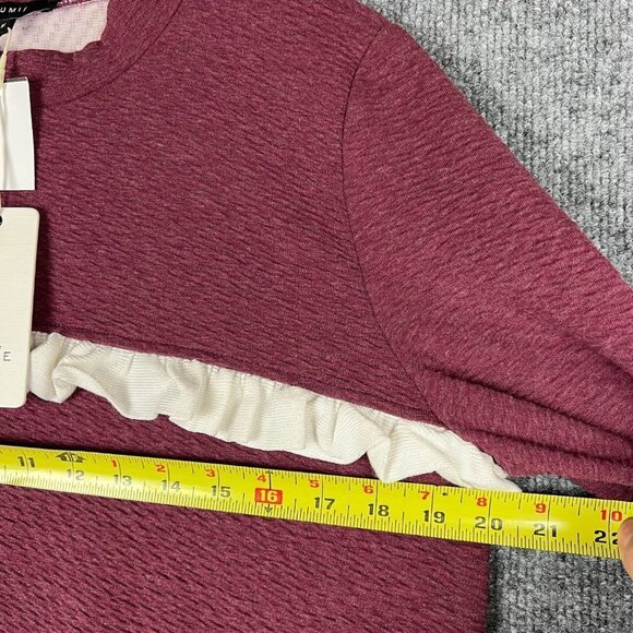 NWT Lumie Woemen's Burgundy Ruffle‎ Flare Sleeve Sweater SZ M - Picture 4 of 8